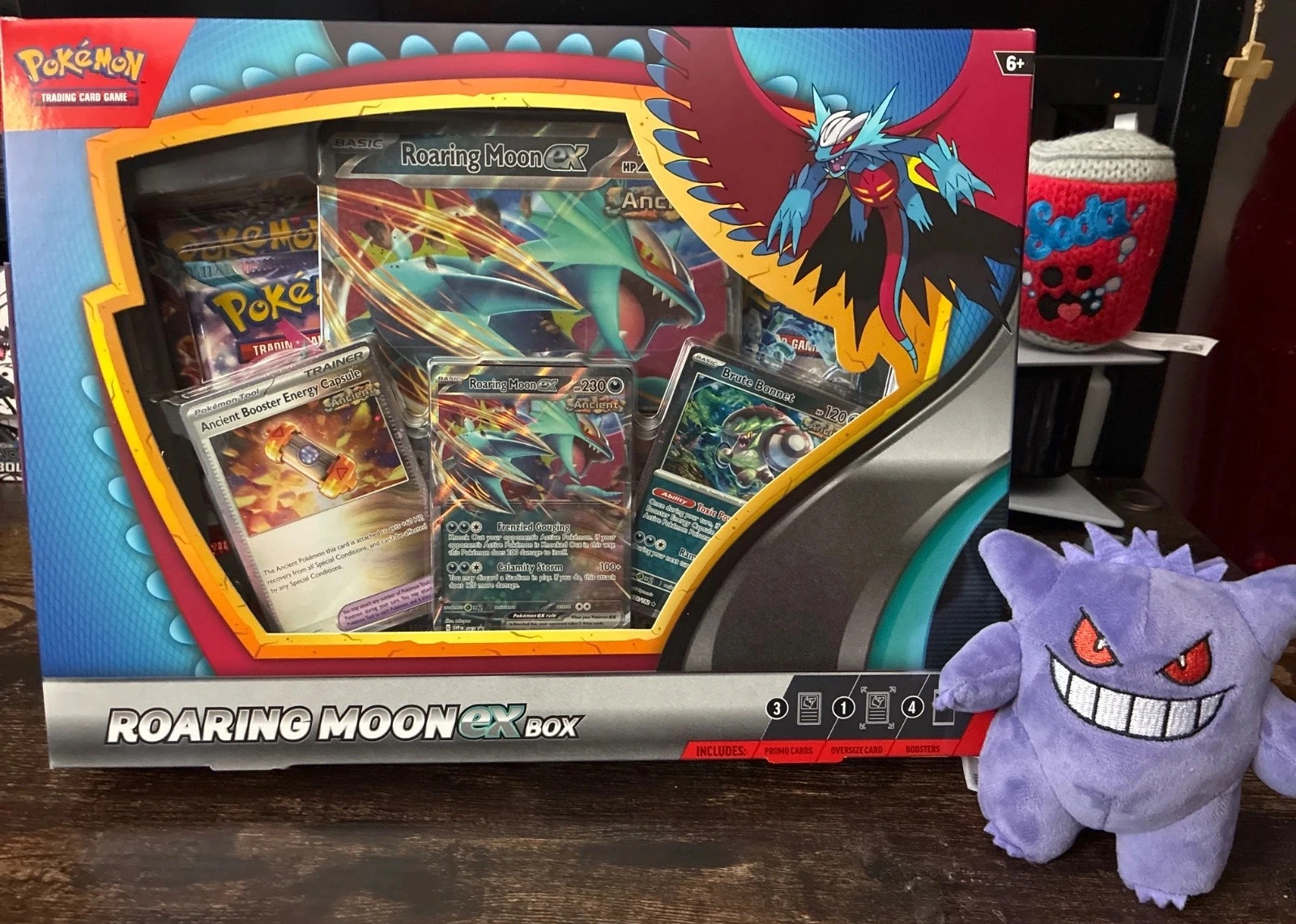 Pokémon Roaring Moon Ex Box