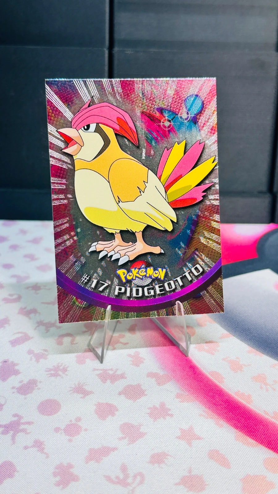 Pidgeotto (Foil) - Topps Black Lable