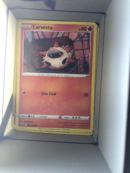 Larvesta - Crown Zenith #044/159