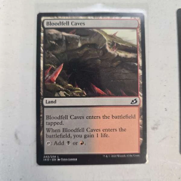 Bloodfell Caves - Core Set 2021 #245/274