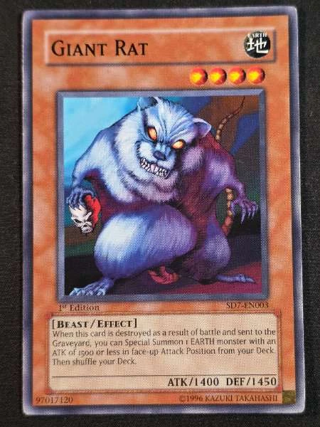 Giant Rat - Structure Deck: Invincible Fortress #SD7-EN003