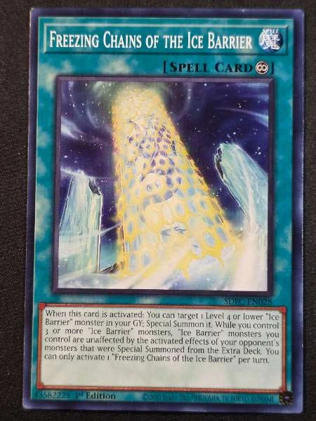 Freezing Chains of the Ice Barrier - Structure Deck: Freezing Chains #SDFC-EN028