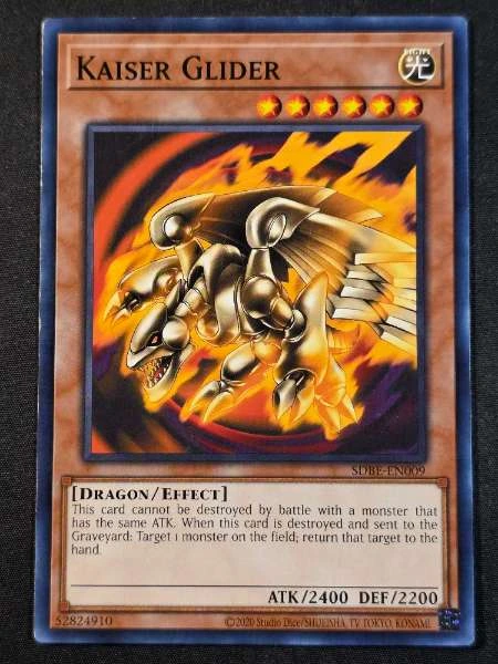 Kaiser Glider - Saga of Blue Eyes White Dragon #SDBE-EN009