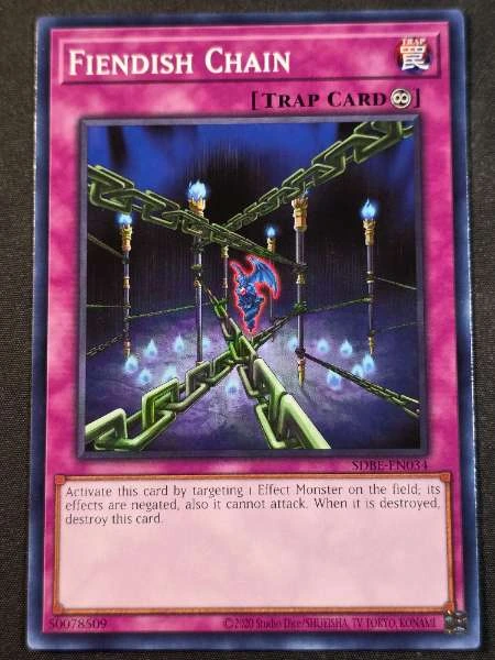 Fiendish Chain - Saga of Blue-Eyes White Dragon #SDBE-EN034