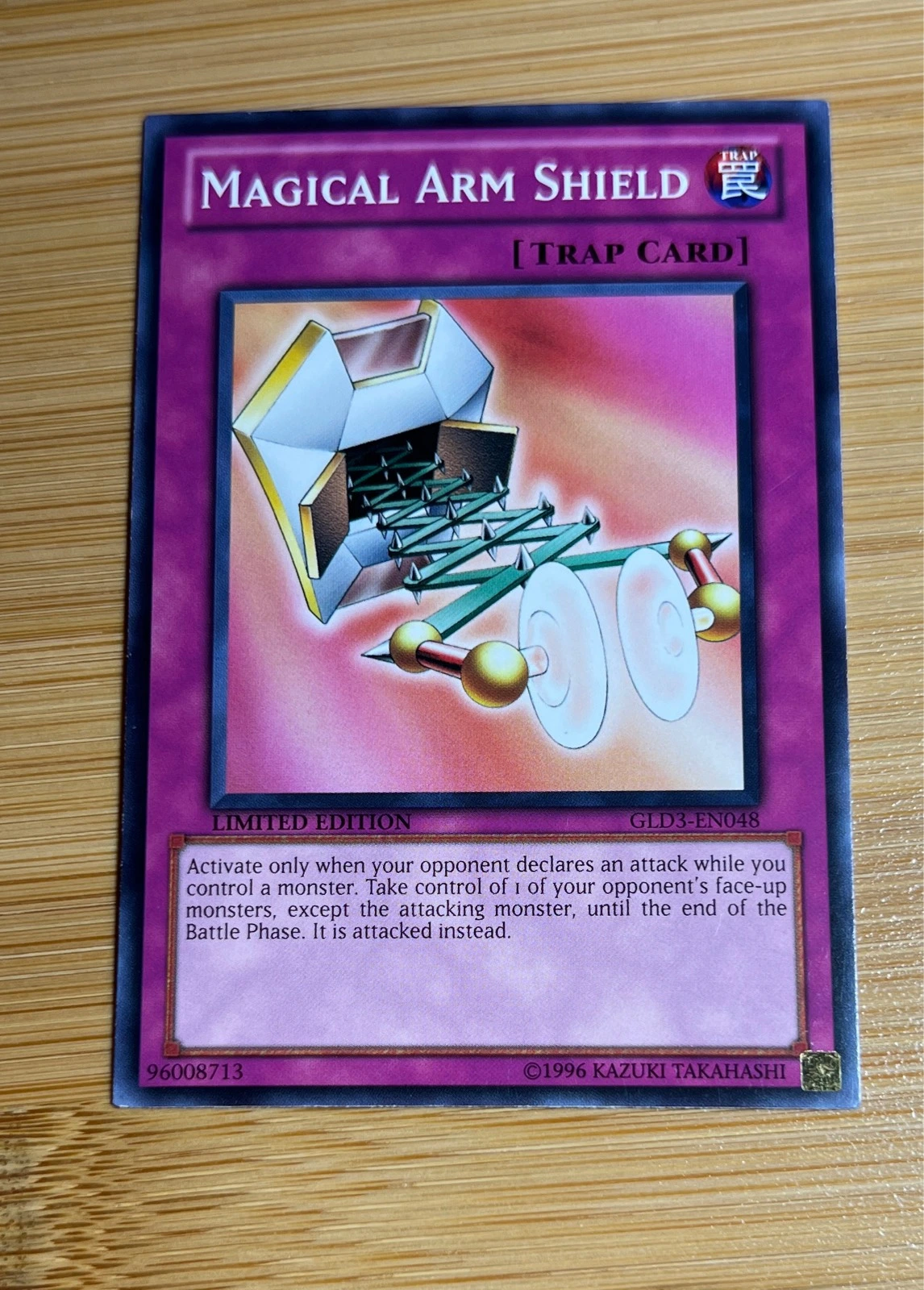 Magical Arm Shield - Gold Series 3: Realms of Legendary Duelists #GLD3-EN048