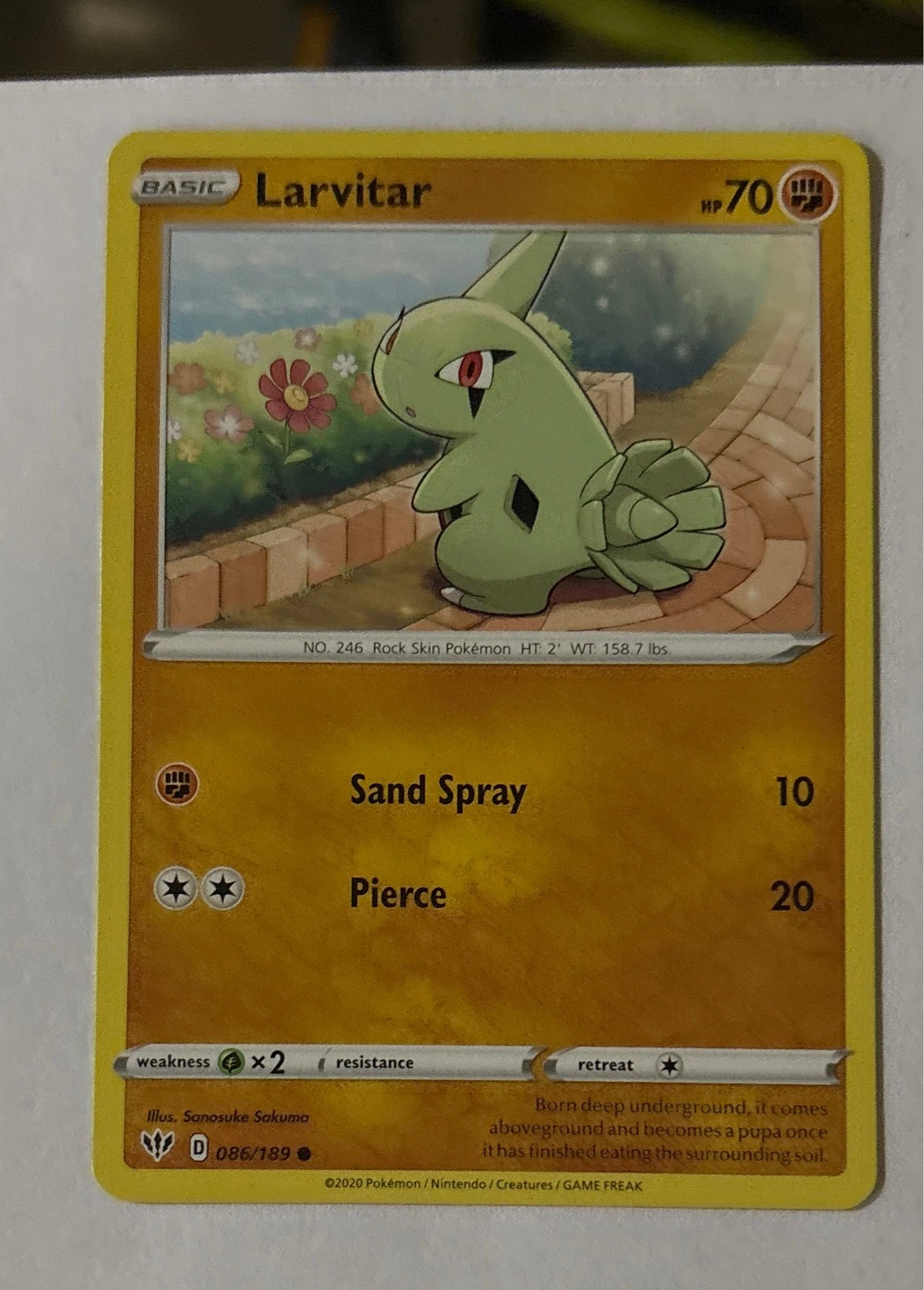 Larvitar - Vivid Voltage #086/189